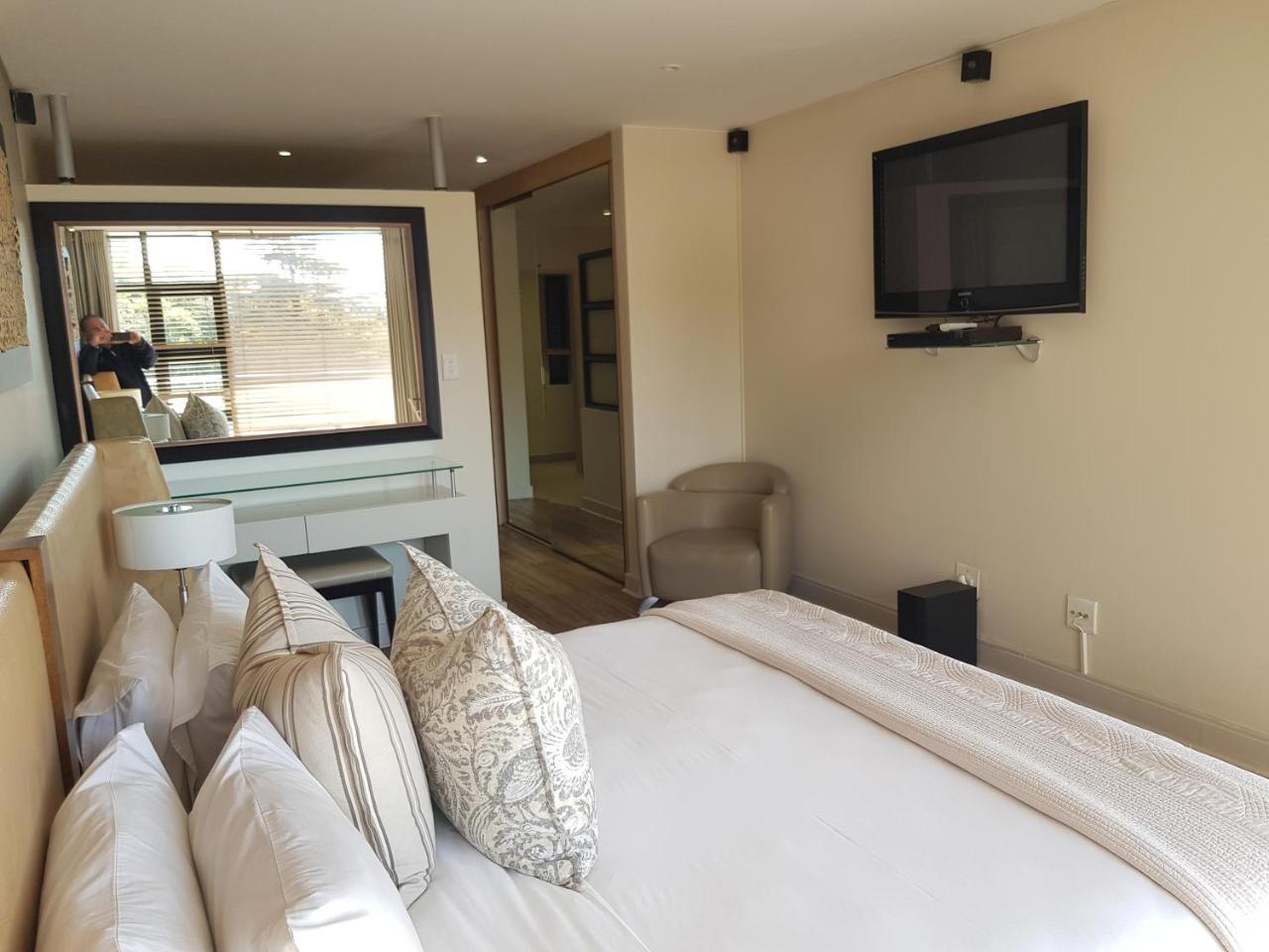 Weom Apartments Сэндтон Экстерьер фото